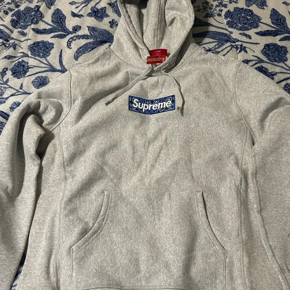 Supreme Gray Pullover Hoodie Sweatshirt